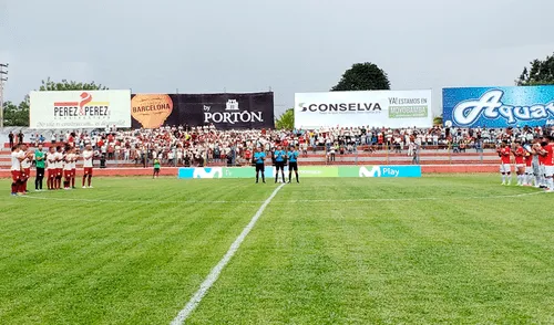 Universitario vs Unión Comercio: sentido minuto de aplausos por Kukín Flores [VIDEO]