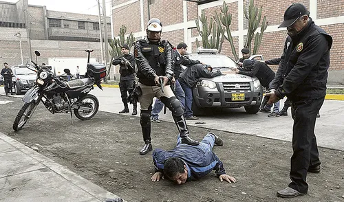 6 mil policías se suman a la lucha contra el crimen 6 mil policías se suman a la lucha contra el crimen