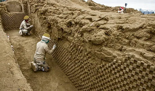 Hallan decoraciones de olas en alto relieve en Chan Chan