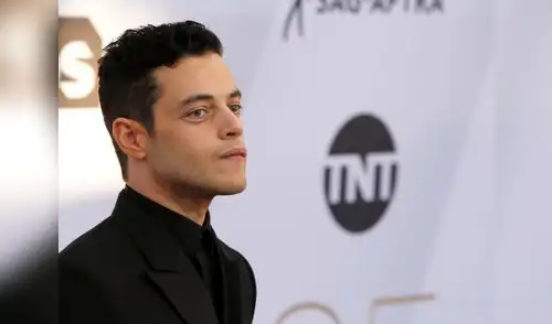 Malek habla del director de Bohemian Rhapsody