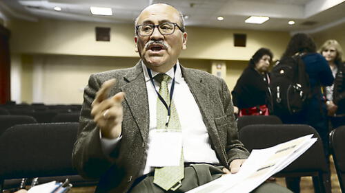 CARLOS SAAVEDRA CASTILLO
MEDICO SPIQUIATRA PONENTE EN EL CONGRESO DE SPIQUIATRIA Especialista. Psiquiatra Saavedra advierte sobre consumo.