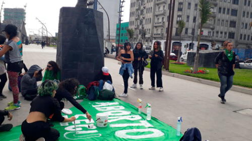 Colectivos feministas vienen exigiendo la despenalización del aborto. Créditos: Twitter.