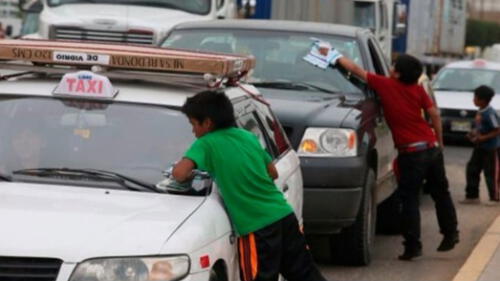 En el Perú el 75% de niños trabajadores no tiene estudios escolares En el Perú el 75% de niños trabajadores no tiene estudios escolares