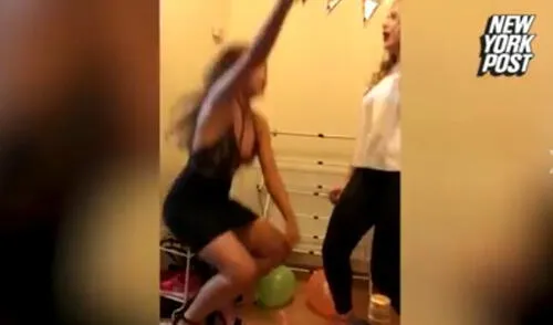 En Facebook el incómodo accidente de joven que bailaba sensualmente | VIDEO