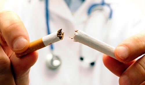 Fumadores pasivos inhalan tres veces más nicotina y alquitrán que el fumador habitual