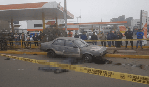 El cuerpo quedó tendido sobre el pavimento a la espera de las autoridades. Créditos: Jocelyn Herrera.