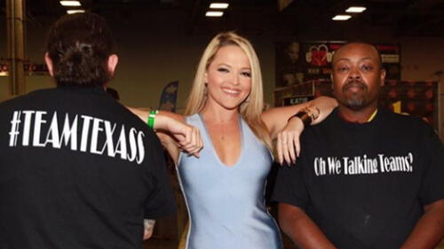 Alexis Texas se luce sin ropa interior por calles de Las Vegas [FOTOS]