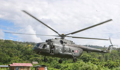 Helicóptero FAP desaparece con 6 personas en Amazonas Helicóptero FAP desaparece con 6 personas en Amazonas