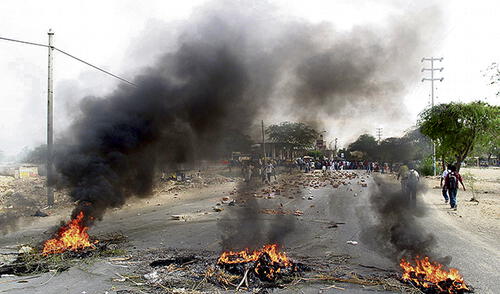 Cientos de mototaxistas generan caos y vandalismo en protesta