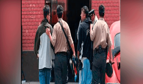 SJL: roban a mujer dentro de bus, ella toma fotos y PNP los captura