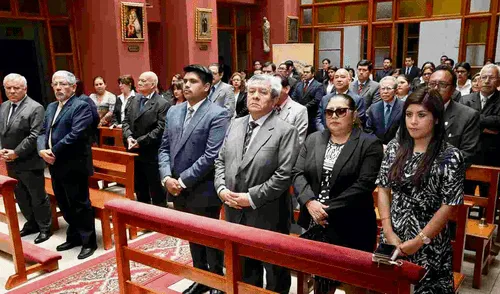 Contraloría interviene por contratos del JNE con esposa de juez supremo Walde Contraloría interviene por contratos del JNE con esposa de juez supremo Walde