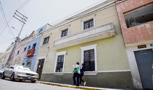 la casa del poeta. Aquí nació Mariano Melgar. la casa del poeta. Aquí nació Mariano Melgar.