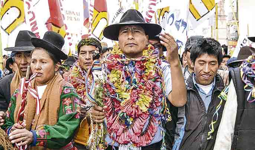 Exviceministro de Energía y Minas cuestiona propuesta de Aduviri de nacionalizar recursos Exviceministro de Energía y Minas cuestiona propuesta de Aduviri de nacionalizar recursos