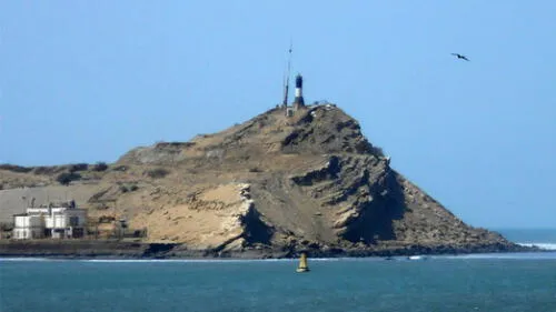 Talara: faro es reemplazado temporalmente por sistema de luz 