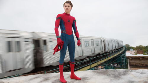 Twitter: Este es el ‘cruel’ regalo que recibió Tom Holland de parte de unas seguidoras [FOTO]