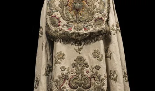 Prendas litúrgicas del siglo XVII y XX