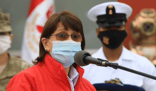 Pilar Mazzetti resaltó que una vacuna mal hecha puede causar riesgos en la salud de las personas. Foto: Minsa.