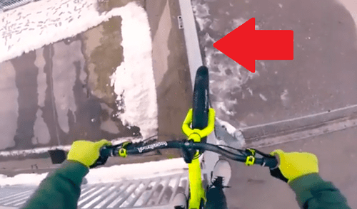 YouTube viral: muchacho realiza reto extremo al cruzar con su bicicleta en una delgada baranda [VIDEO] 