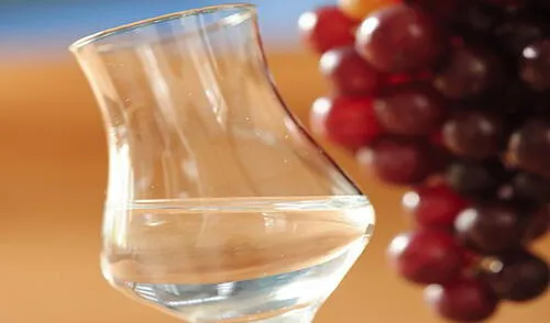 Conoce la diferencia entre el pisco peruano y el aguardiente chileno Conoce la diferencia entre el pisco peruano y el aguardiente chileno