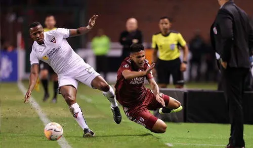 LDU demostró contundencia y goleó 3-0 a un River Plate con muchas variantes. Foto: EFE. LDU demostró contundencia y goleó 3-0 a un River Plate con muchas variantes. Foto: EFE.
