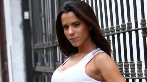  Vannesa Terkes confiesa el valioso motivo por el que no puede abandonar Perú 