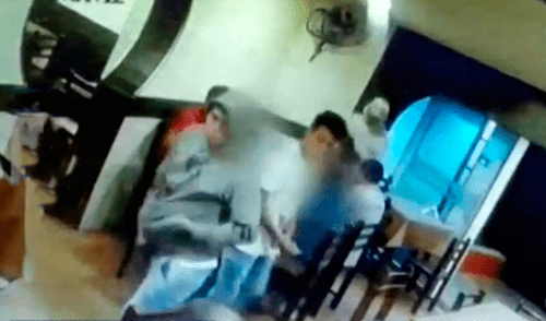 Delincuentes fueron captados por las cámaras del interior y exterior del local.