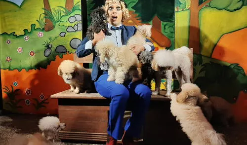 El actor Carlos Rubín en escena en el mundo de los animales. El actor Carlos Rubín en escena en el mundo de los animales.