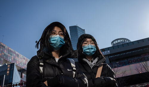 La epidemia ya ha matado a más de 130 personas y se ha esparcido por el mundo. Foto: AFP.