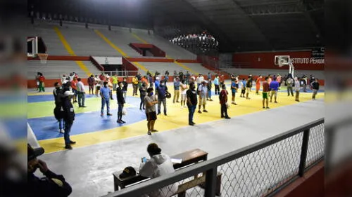 Detenidos por infringir el toque de queda en Lambayeque. Detenidos por infringir el toque de queda en Lambayeque.