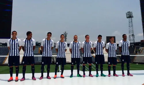 Alianza Lima presentó su camiseta oficial para el 2017 | VIDEO