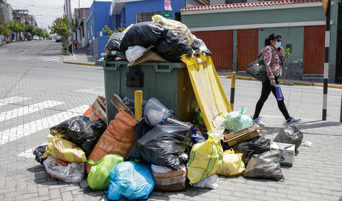 grave. Basura se acumula en calles de Alto Selva Alegre.