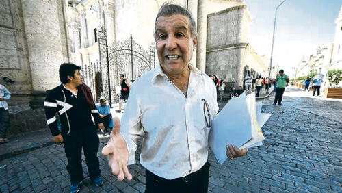 marcos hinojosa. Utilizaba camioneta pública para su uso. marcos hinojosa. Utilizaba camioneta pública para su uso.