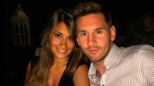 Antonella Roccuzzo protagoniza escena sexy  con pequeño bikini [FOTOS]