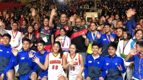 Presidente Vizcarra jugó en la final de los Juegos Deportivos Escolares Presidente Vizcarra jugó en la final de los Juegos Deportivos Escolares