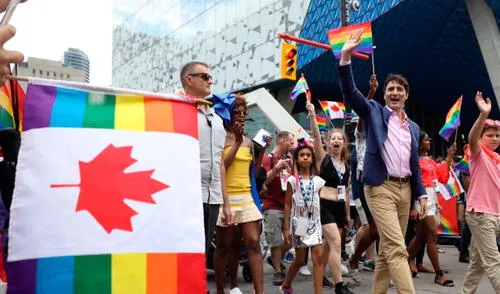 Justin Trudeau participó de la marcha del orgullo gay en Canadá [FOTOS]