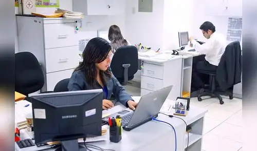 Sube en S/ 100 el incentivo para trabajadores públicos Sube en S/ 100 el incentivo para trabajadores públicos