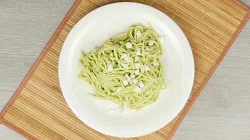Para hipertensos: ¿Cómo preparar tallarines verdes en salsa palta?