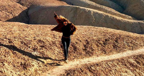 Stephanie Cayo sorprende al bailar canción de reggaetón de Bad Bunny [VIDEO]