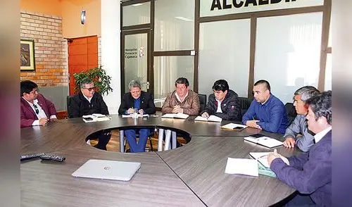 Alcaldes no recibirán a presidente Vizcarra por cambio de sede