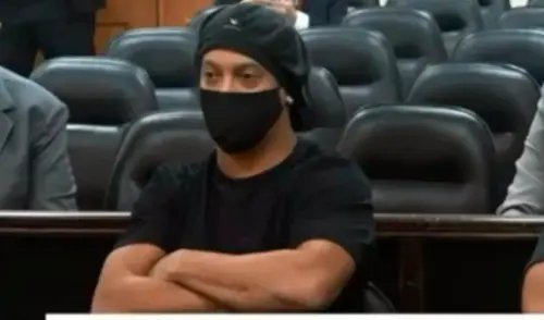 Ronaldinho sale libre en Paraguay tras permanecer detenido más de 5 meses