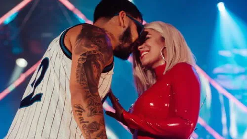 Karol G enciende Instagram al lucirse en sexy traje de látex [VIDEO]