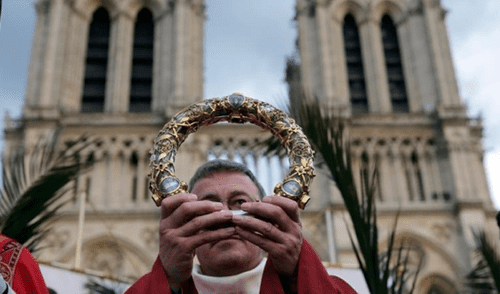 Notre Dame: la Corona de Espinas de Jesús que milagrosamente sobrevivió 