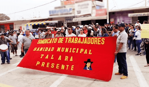 Obreros paralizaron sus labores para exigir remuneración.