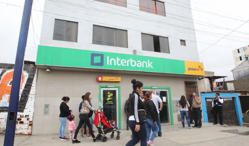 Banda desata una balacera tras asaltar un banco en Villa María del Triunfo