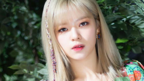 Jeongyeon, TWICE, Esquire