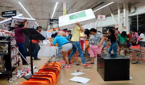México: Convocan por redes sociales a saquear y destrozar centros comerciales México: Convocan por redes sociales a saquear y destrozar centros comerciales