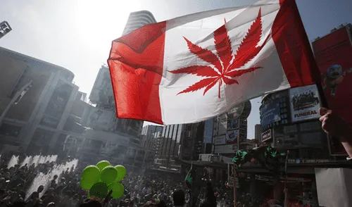 Senado de Canadá aprueba ley para legalizar la marihuana