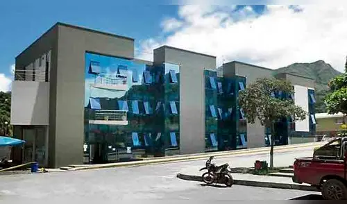 Alcalde utilizaba obreros ediles para construir su casa de lujo en Cusco