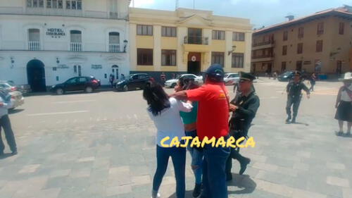 Cajamarca: intervienen a dos jóvenes por pelearse en pleno centro [VIDEO]