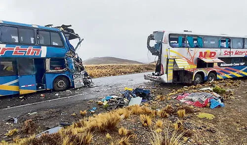 viaje de promoción. Ómnibus con escolares iba hacia Tacna, impactando con la parte posterior de un bus estacionado en la carretera Puno - Tacna.